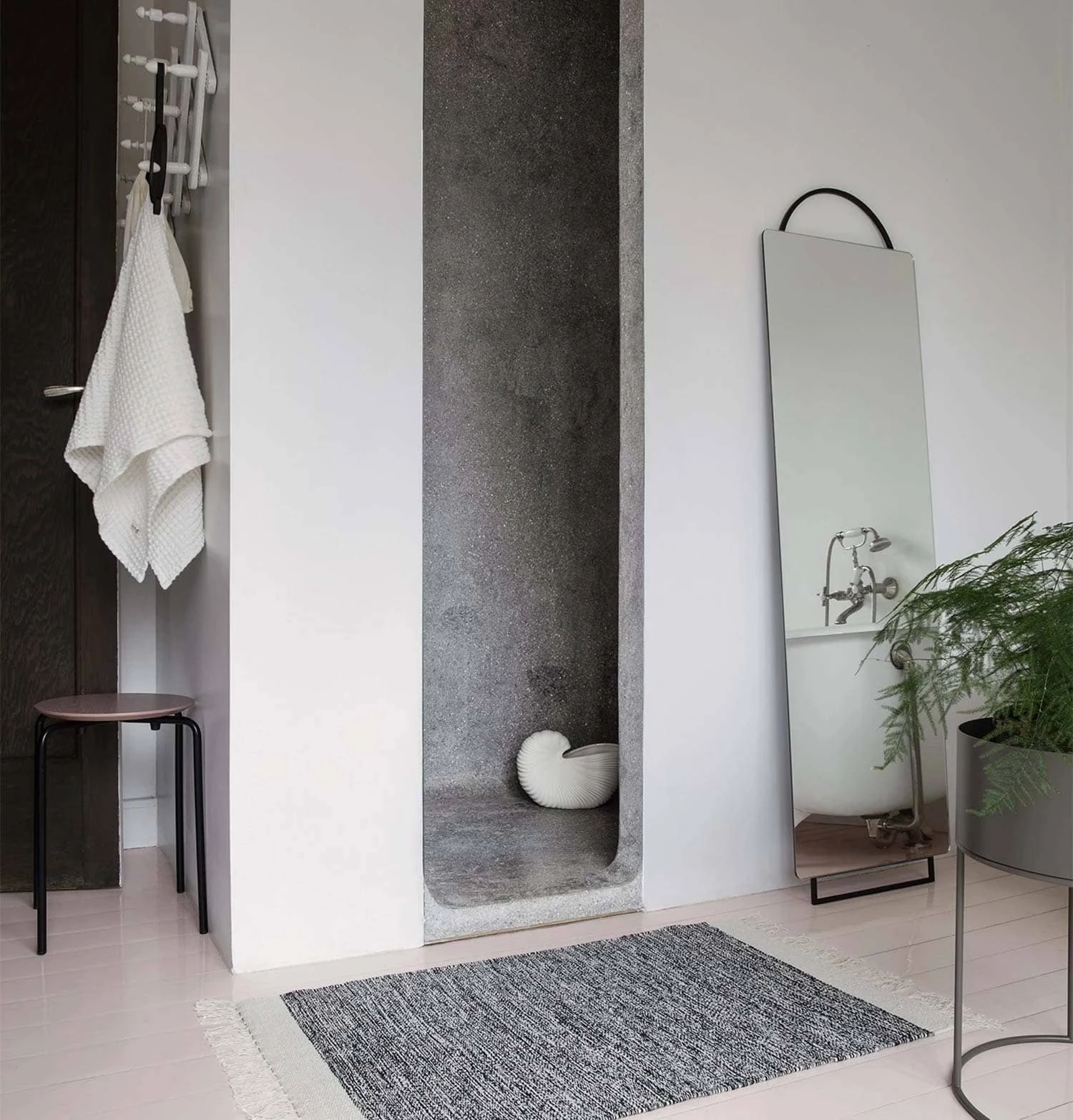 Ferm Living Adorn Mirror – Full Size – Black - Image 3