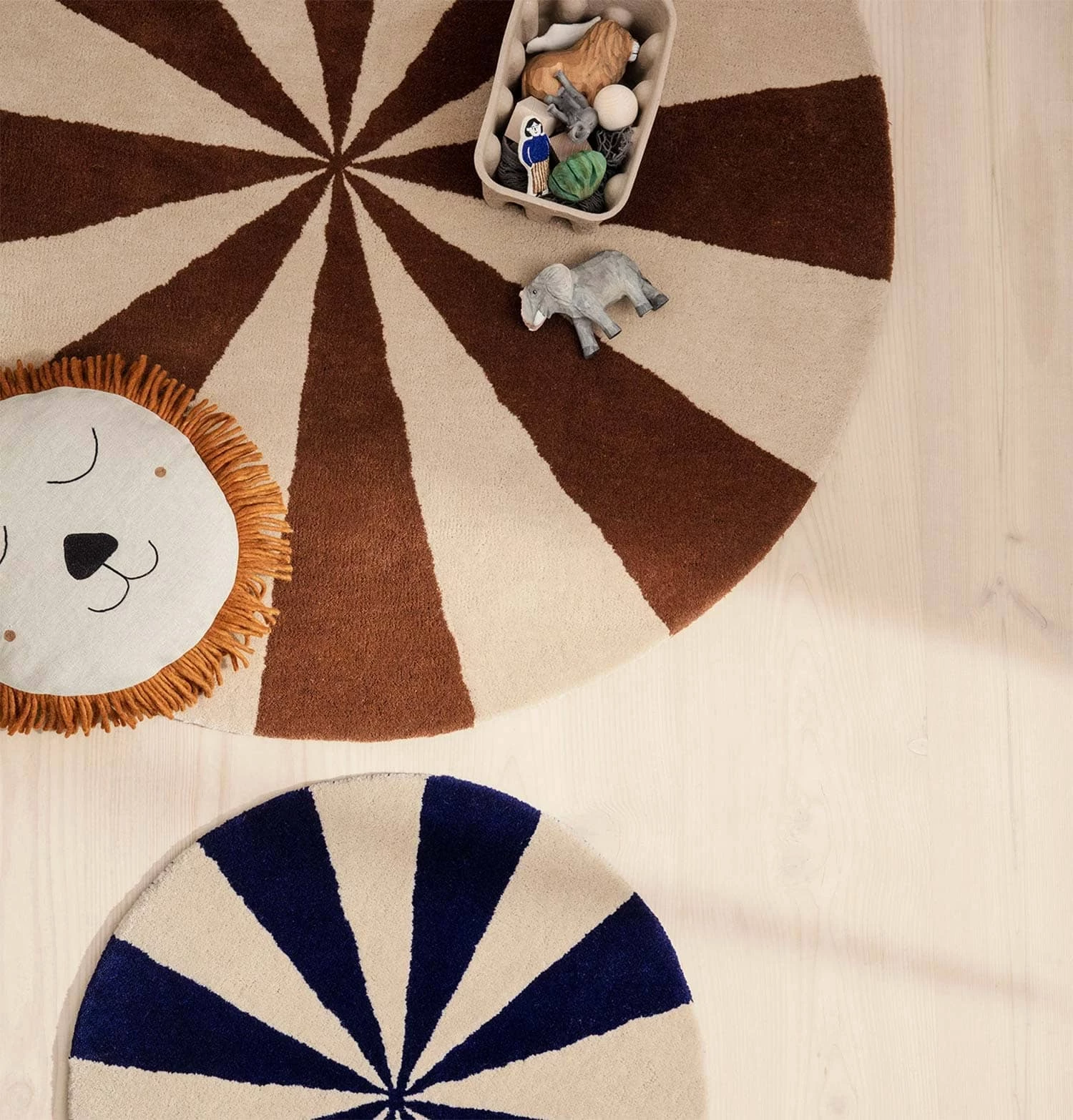 Ferm Living Arch Tufted Rug – Dark Brick/Off White – Large - Image 2