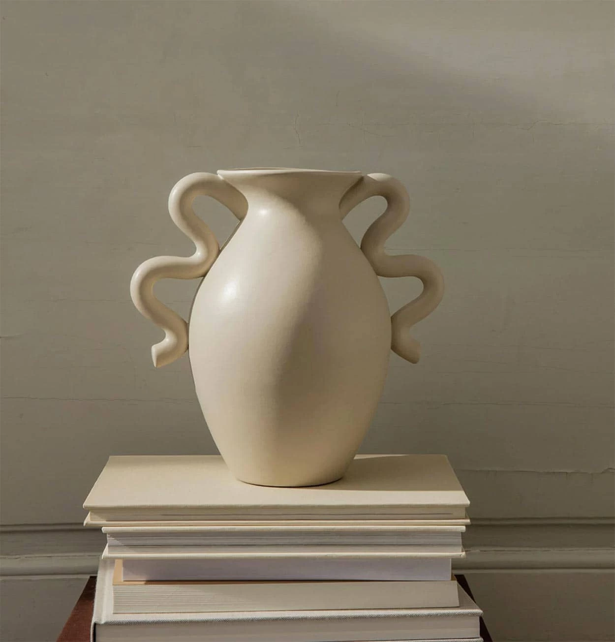 Ferm LIVING Verso Table Vase In Cream - Image 2