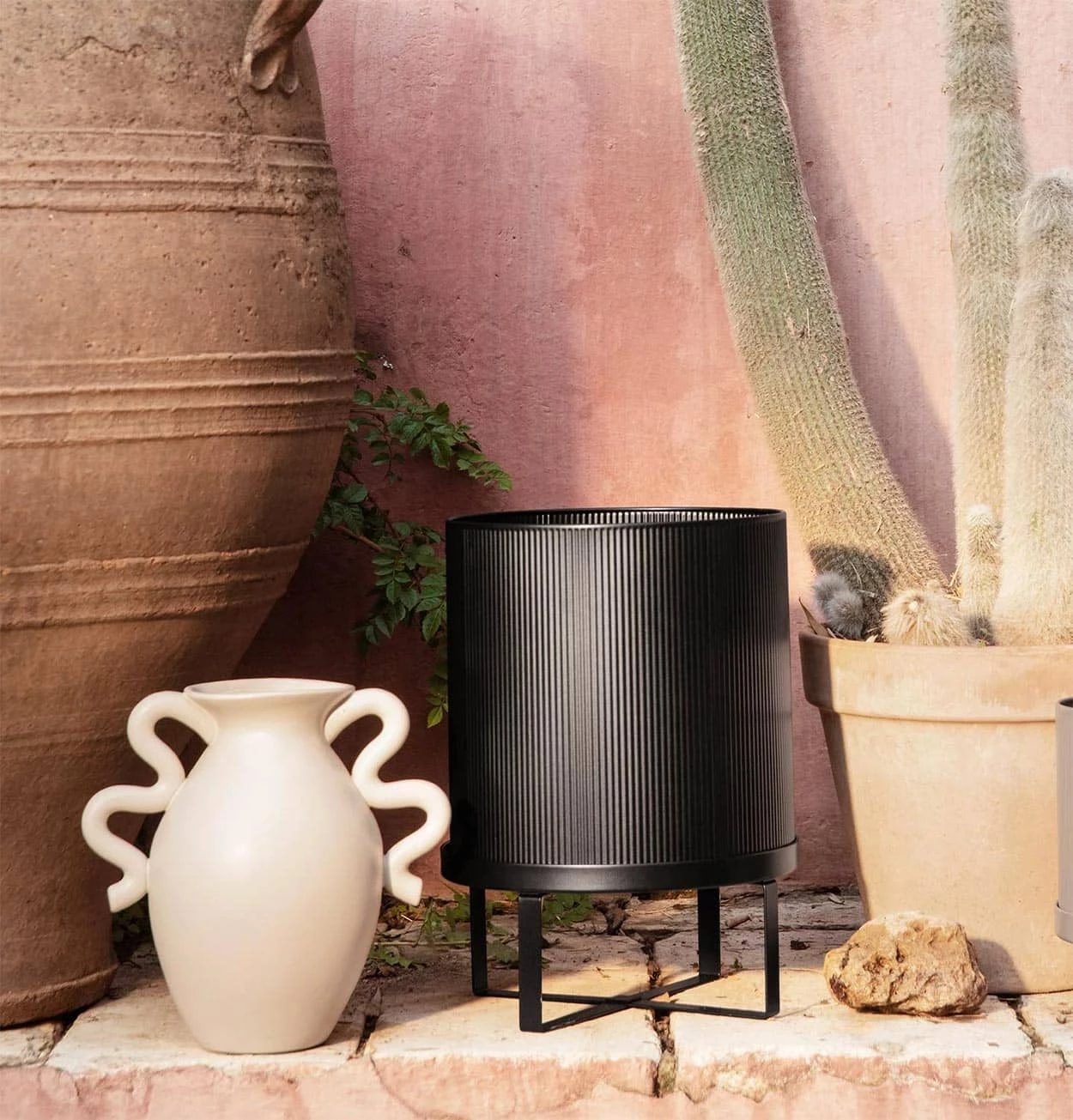 Ferm LIVING Verso Table Vase In Cream - Image 4